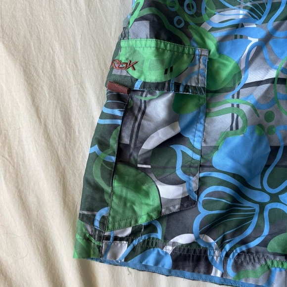 Reebok Green and Blue Patterned Swim Trunk Shorts Mesh Inside Size L - Picture 6 of 7
